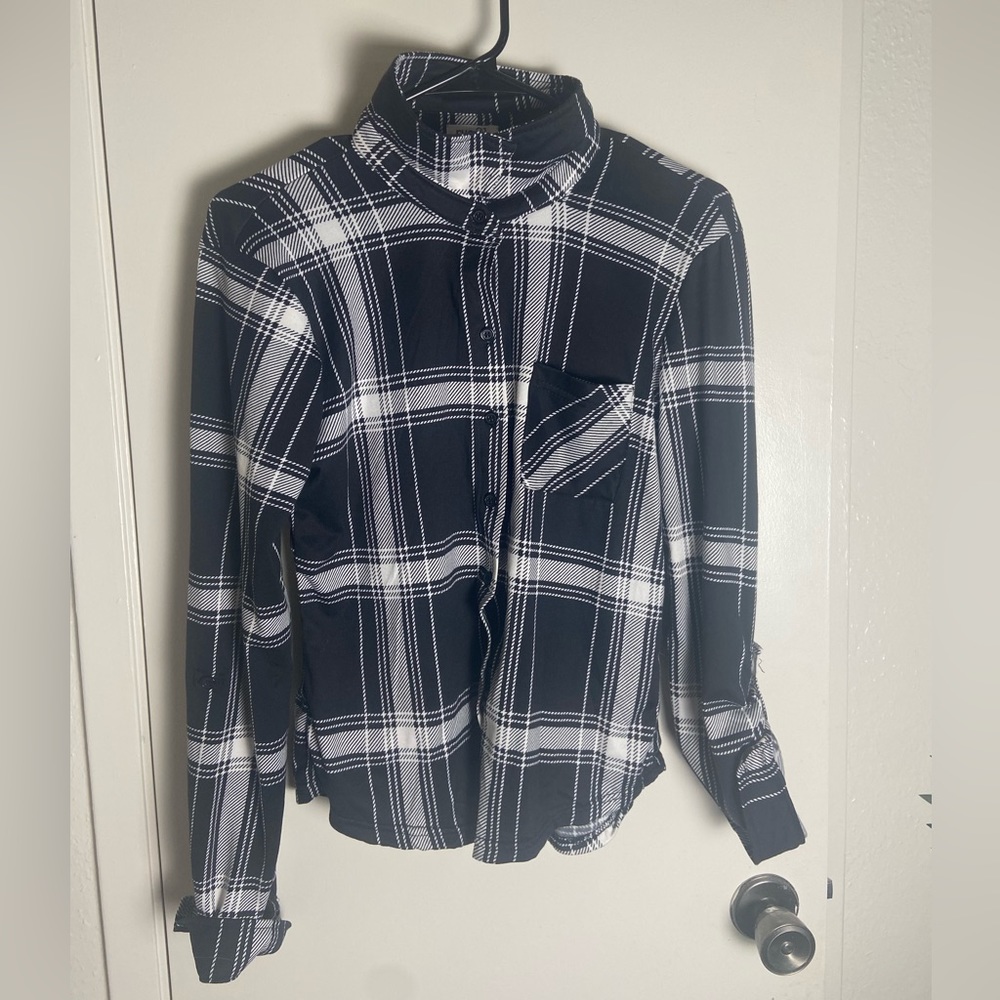 Rue 21 Plaid Long Sleeve (black &White)